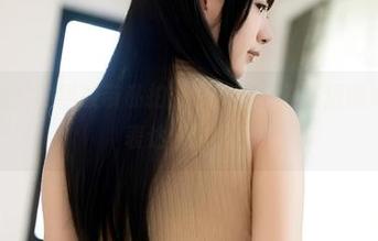 浅安安和她的黑胶带私拍：原图中，我在猜测她到底想表达什么呢？