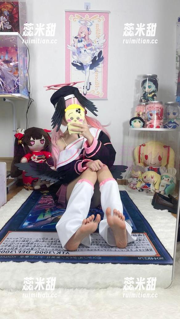 想给白栎Shirly一个拥抱，无论如何先把阿尔图罗的图片下载到电脑上！