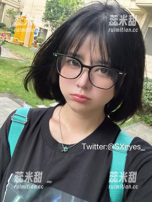 只需一瞬，眼酱大魔王w的定制女仆，你准备好下载这份诱惑了吗？