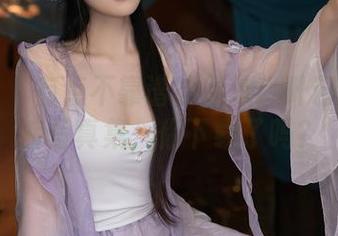 秀人网 – 有点不靠谱的想法：叶籽亿的短裤写真集，你下载了吗？