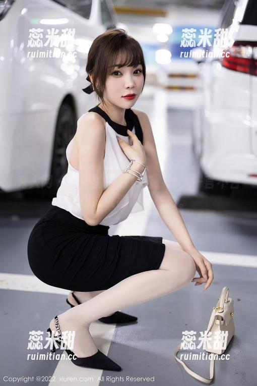 秀人网-恩一 秀人网 - 恩一的图包精选:让人一言不合就想试试眼镜的威力。