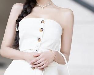 秀人网 – 果儿Victoria和她的美腿，全新一季最新美图，你选谁？