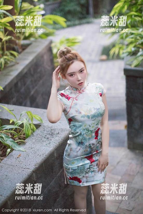 秀人网-蛋蛋宝 秀人网 - 不要问我为什么,蛋蛋宝的连衣裙定制图集,让我又想起了那个夏天