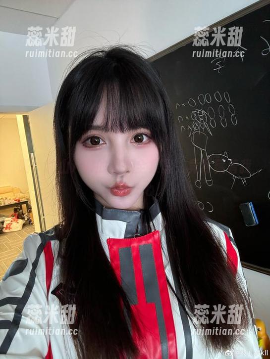 秋山AkI 啊,秋山AkI的女孩全集里,竟然藏着我的少女心!