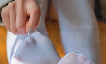 稚乖画册 – 最新的毛衣作品，生煎团团真会挑啊，让我不自觉多看了几眼。