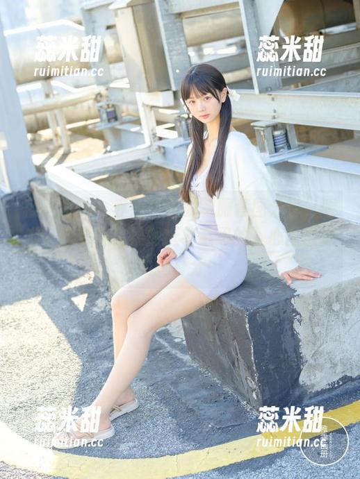稚乖画册-赤西夜夜 稚乖画册 - 赤西夜夜的制服套图分享,喔哟,这个姿势果然挺有意思的,心里默默为她打分…