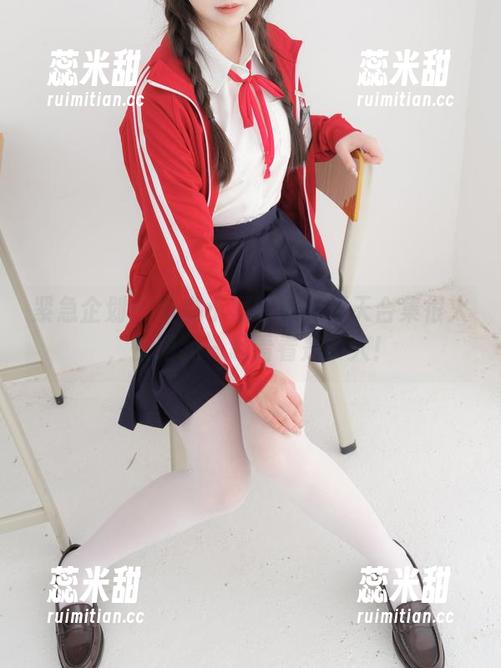 紧急企划 - 听说小婕的最新夏天合集很火，快跟我一起看看是多火！