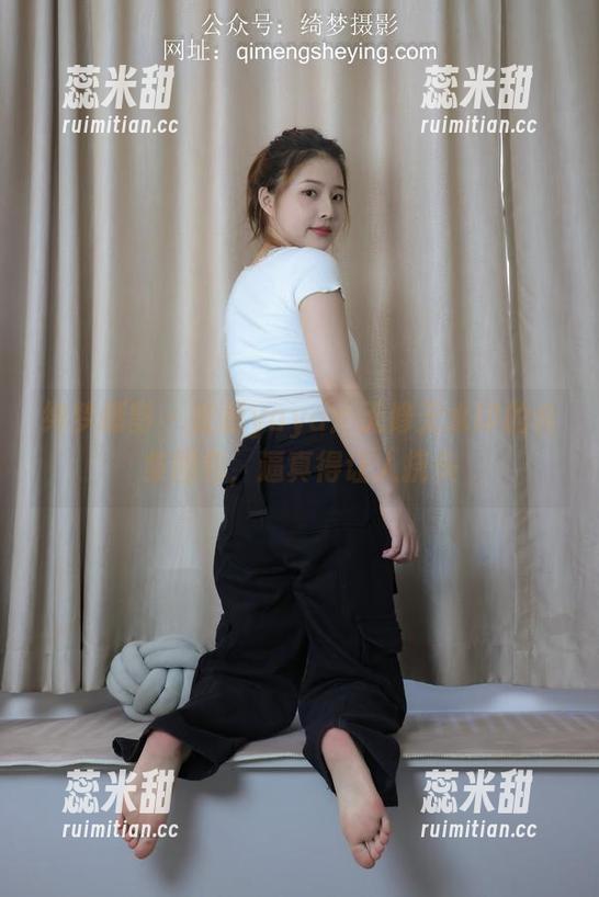 绮梦摄影 - 直面yaya：无修无水印的合集图包，逼真得让人挠头
