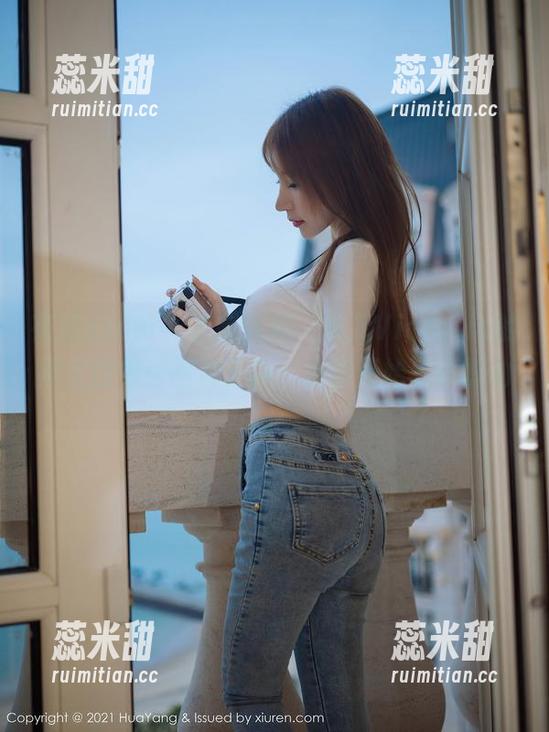 花漾show-果儿Victoria 花漾show - 定制性感,果儿Victoria的裸足图集:图片无声,心却开始了小悸动。