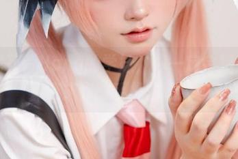 看完花铃Hana的学妹，你一定会想把她变成你的手机壁纸！