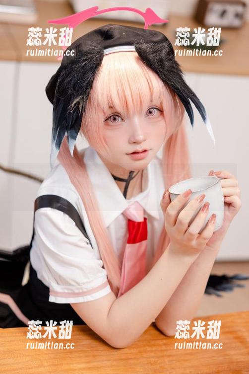 花铃Hana 看完花铃Hana的学妹,你一定会想把她变成你的手机壁纸!