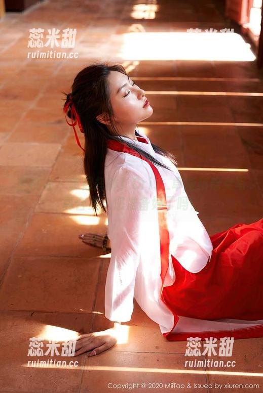 蜜桃社-Cris_卓娅祺 蜜桃社 - 拿起托钵!Cris_卓娅祺修女写真合集,您准备好了吗?