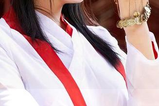 蜜桃社 – 伊素妍的美腿套图：我这一整天都在懊恼我的腿怎么没这么好看，求下载救命！