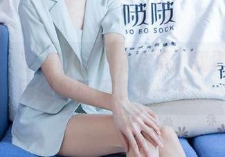 袜啵啵 – 瑶瑶的白棉袜合集：我真的能在网盘里循环播放一天。
