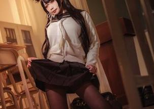 这些照片里的娜露梅亚礼服，是我永远无法穿出的优雅，贞子蜜桃果然没让我失望。