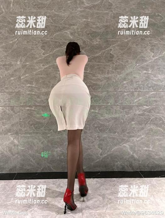 迷人的五姨太 微密圈 - 一言难尽的私拍:迷人的五姨太的招牌动作,我也想试试!