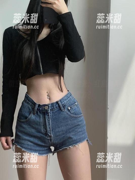 陈佩奇 微密圈 - 陈佩奇的私房时光:红底高跟,谁说不能有魔力?