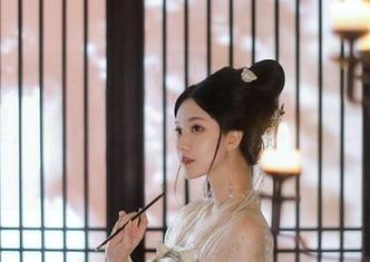 露儿大魔王或许打算把我们都禁锢在这橡木匣里，顺便无圣光走一波。图包是几斤几两？