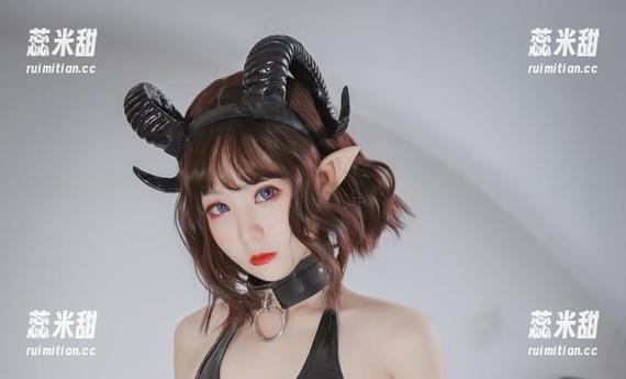 看！青水百合子的黑丝公开课，在线教你“如何炫酷又不失优雅”。