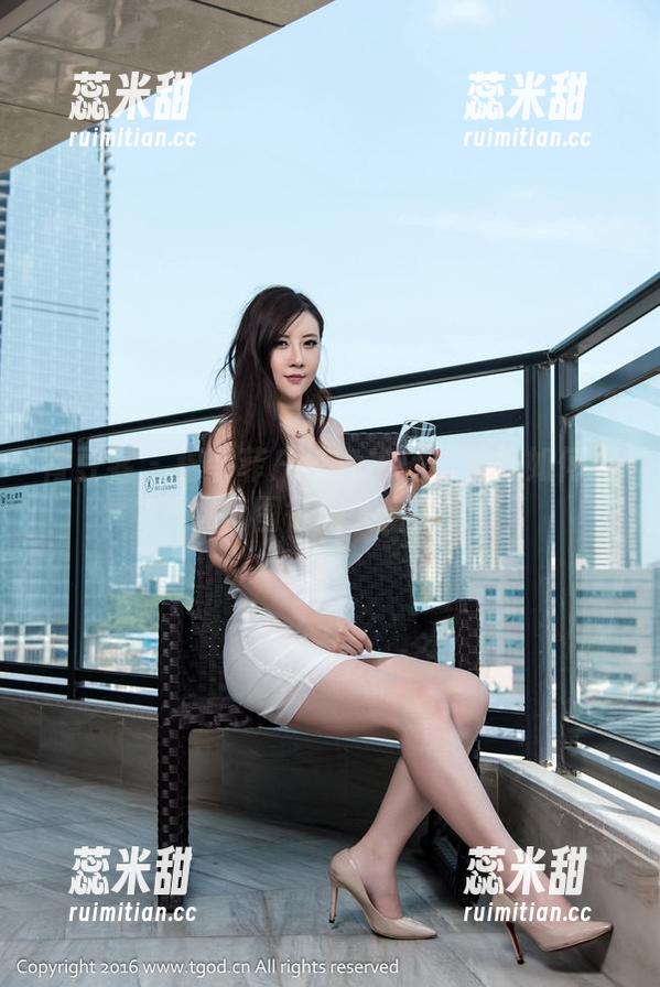 青豆客 - 穆菲菲户外大挑战：看她如何用这套图征服大自然！